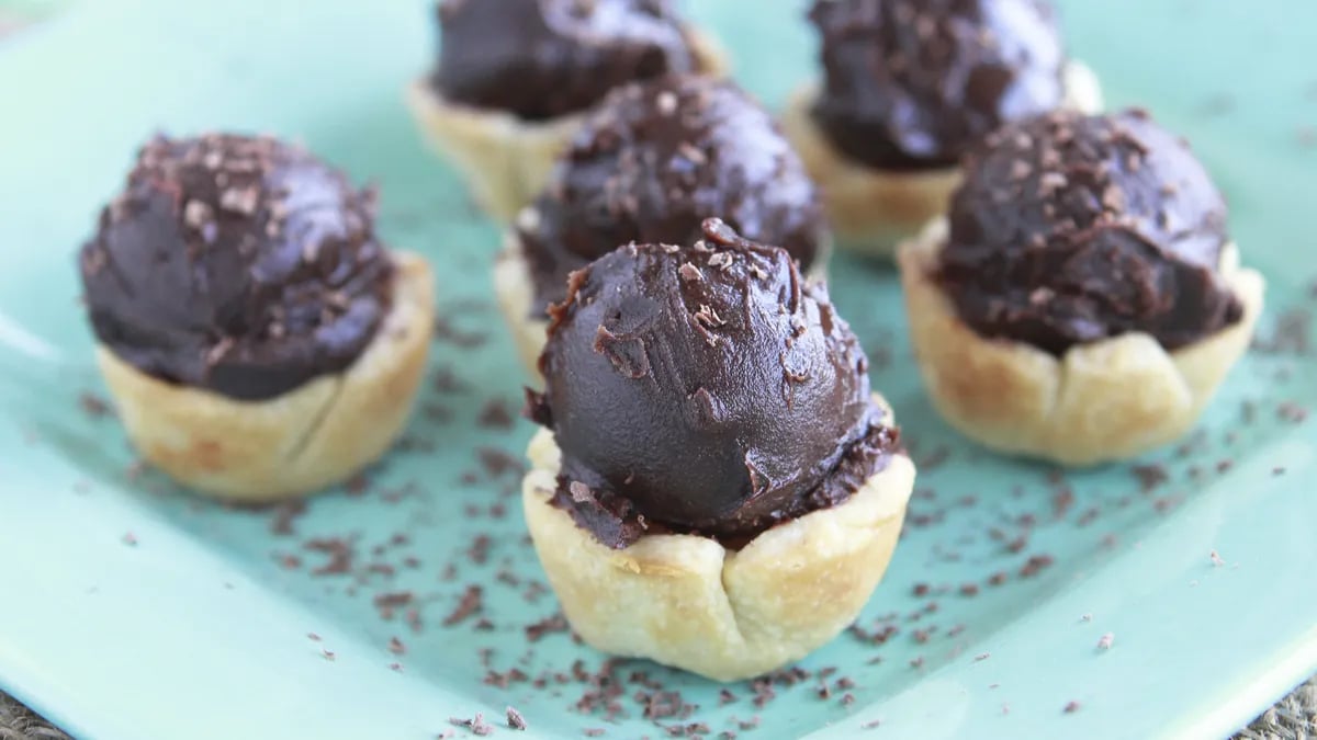 Mini Peanut Butter Truffle Pie Bites