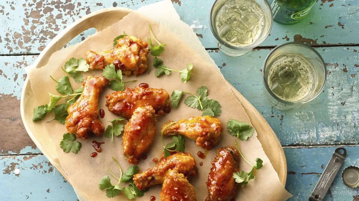 Honey-Baked Sriracha Chicken Wings