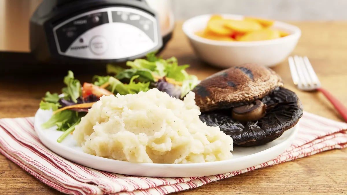 Slow-Cooker Vegan Mashed Potatoes