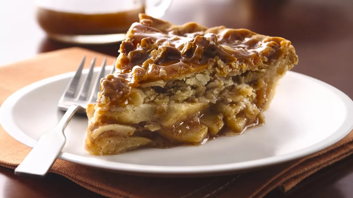 Caramel-Apple Streusel Pie