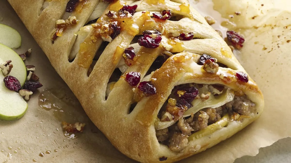 Sausage Apple and Brie Stromboli 