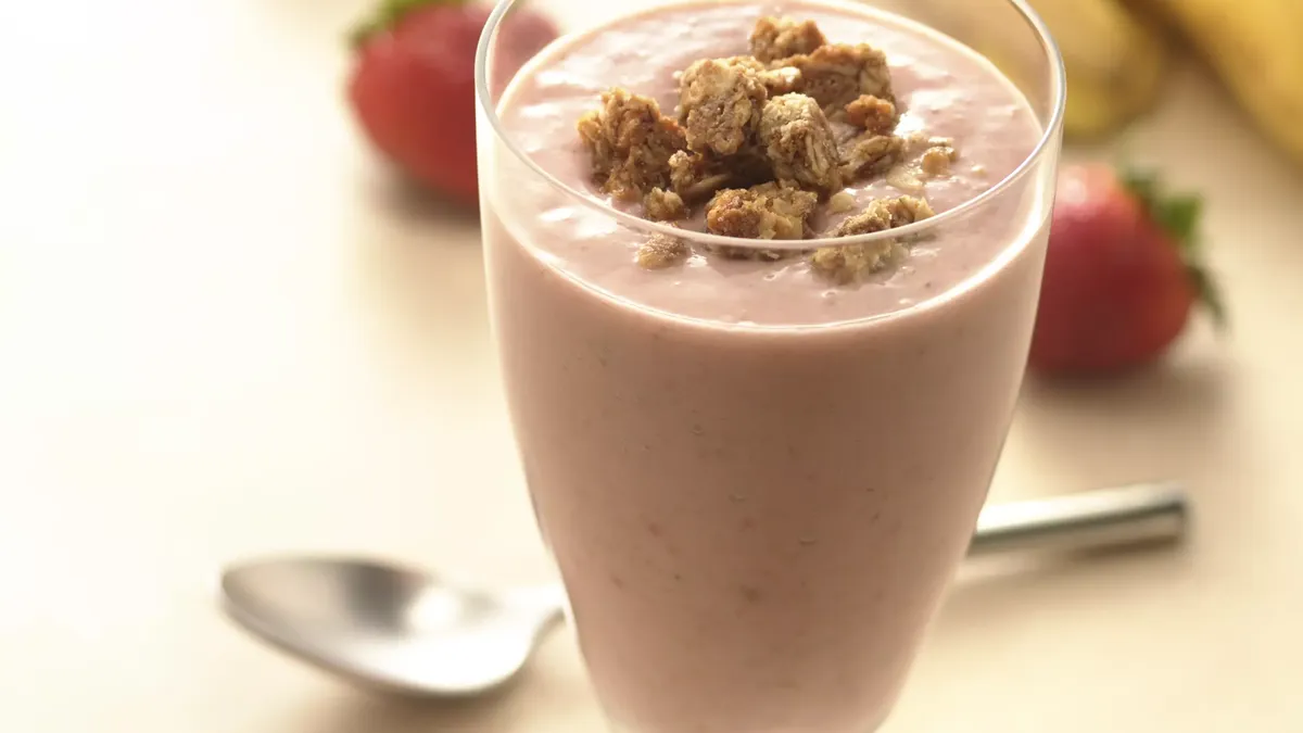 Granola Berry-Banana Smoothies