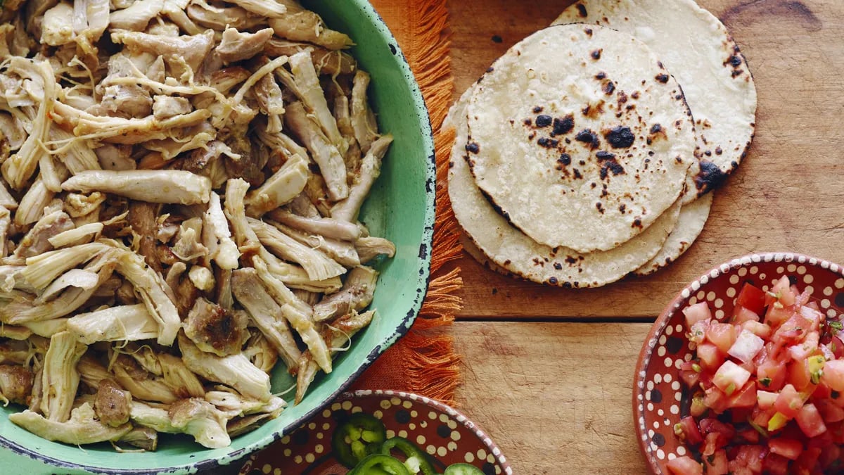 Easy Shredded Enchilada Green Chicken