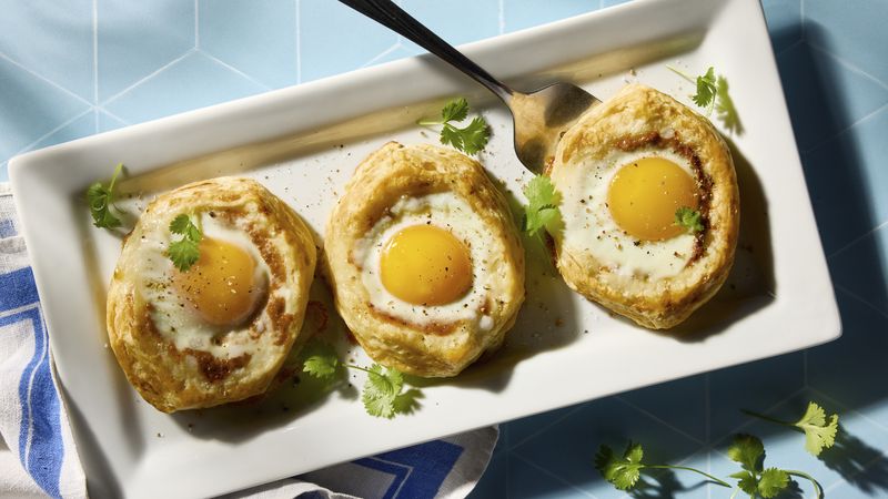 Huevos Rancheros Biscuit Tarts Recipe - Pillsbury.com