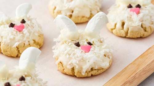 Easter Chick Treat Cups! - The Imagination Tree