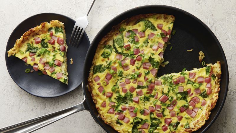 Ham and Spinach Hashbrown Breakfast Skillet