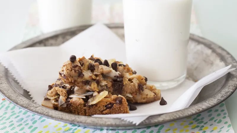 Peanut Butter and Potato Chip Layered Cookie Bars