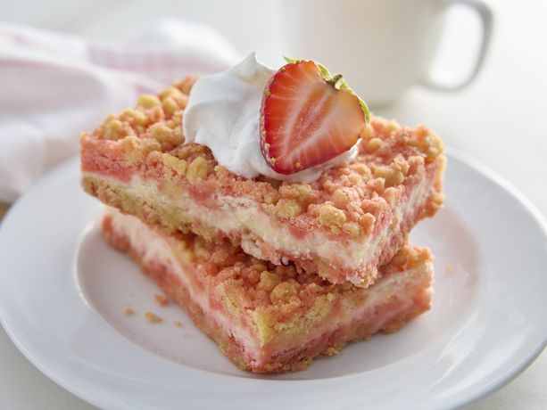 Strawberry Shortcake Crumble Bars
