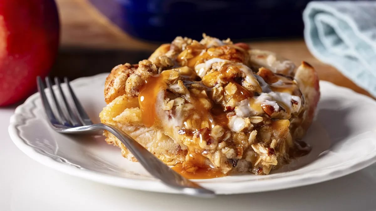 Caramel Apple Crisp Bubble-Up Bake