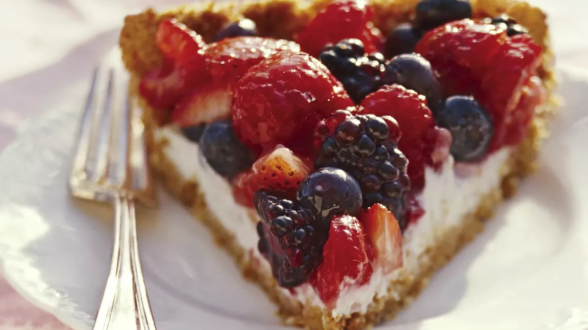 Mixed Berry Yogurt Pie