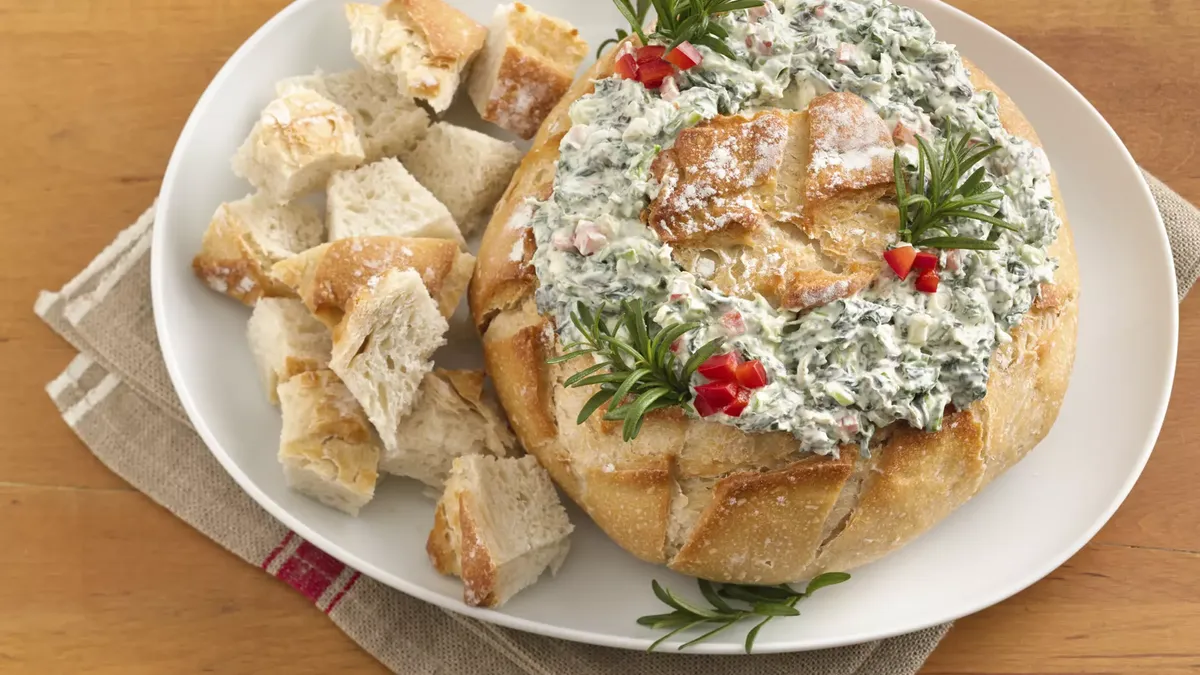 Easy Spinach Dip Wreath