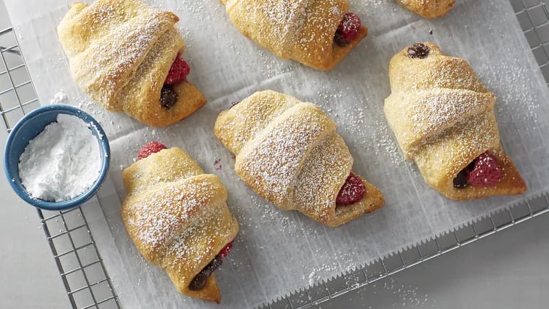 Chocolate Raspberry-Filled Grands!™ Crescents
