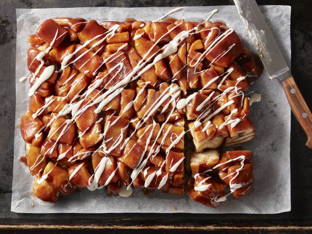 Sticky Cinnamon Roll Monkey Bread