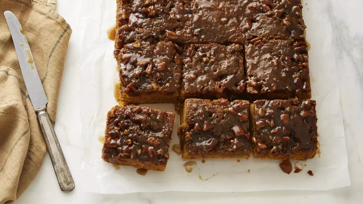 Pumpkin Praline Cake