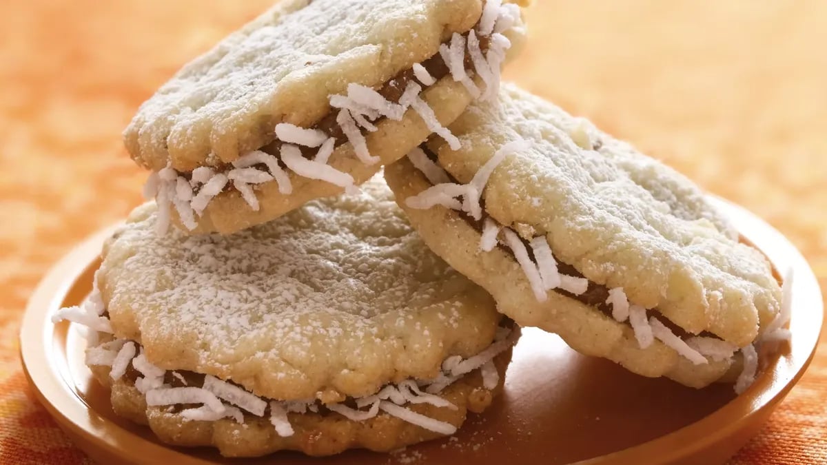 Alfajores (Dulce de Leche Sandwich Crème Cookies)