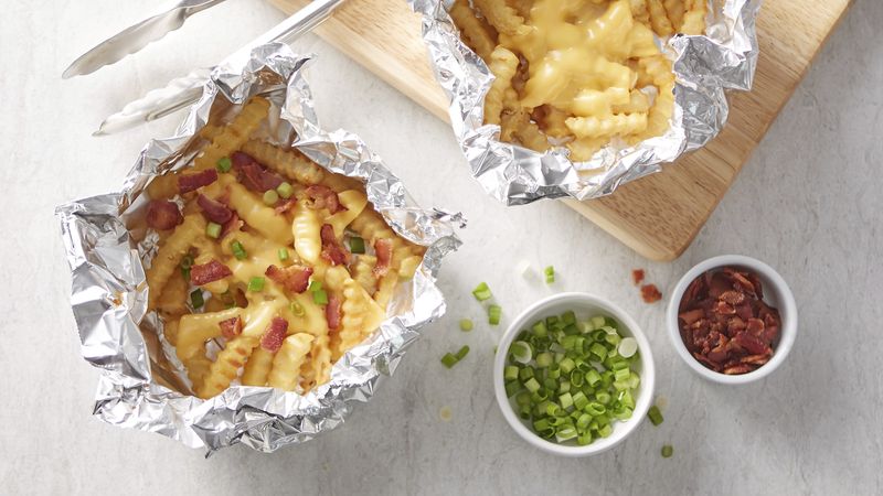 Grilled Foil-Pack Cheesy Fries 