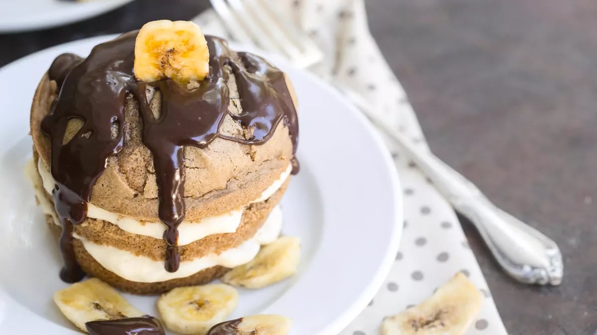 Mini Banana Cream Rum Cakes