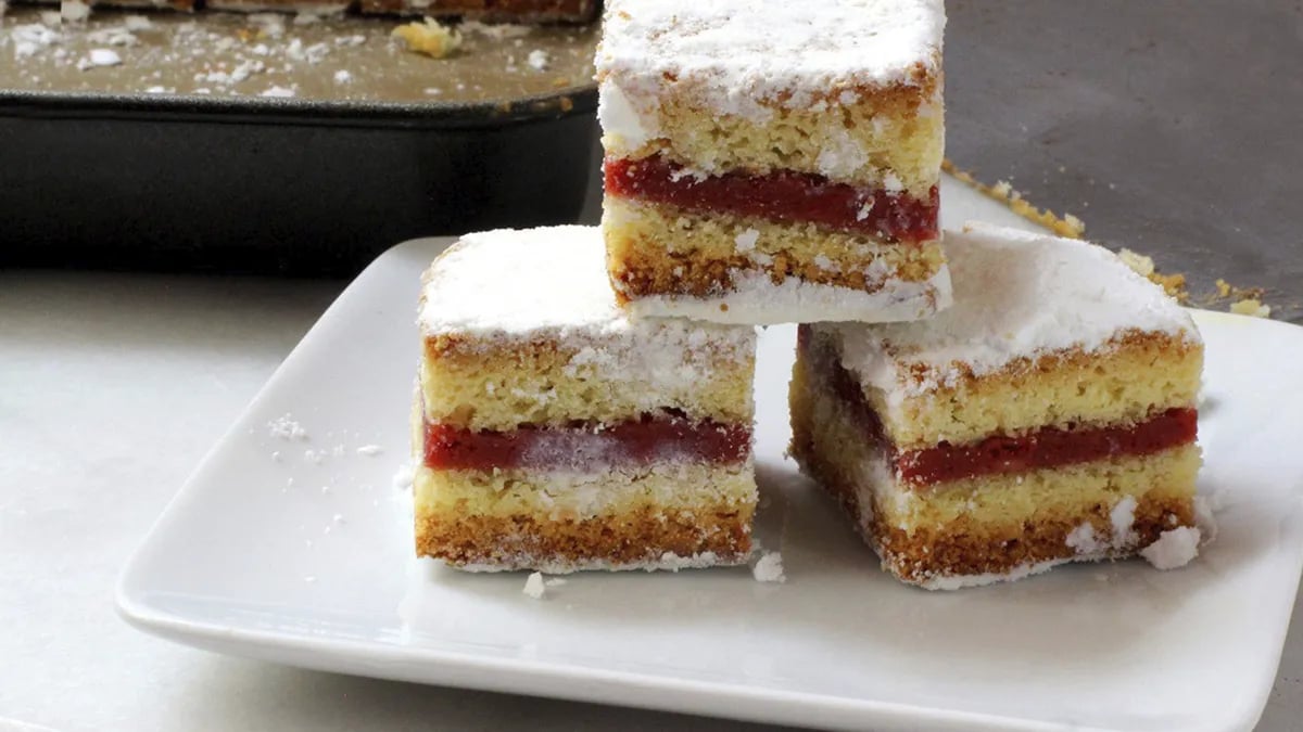 Traditional Panetela (Cake)