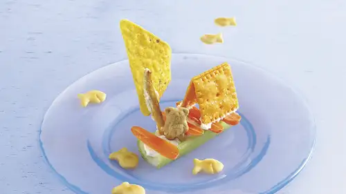 Huck Finn Teddy Bear Raft Snacks