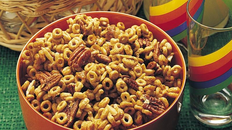 Sweet and Nutty Cereal Munch