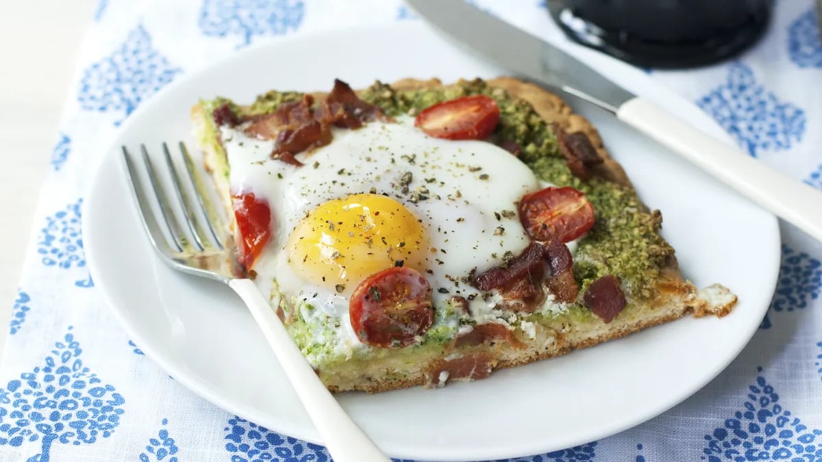 BLT Breakfast Pizza