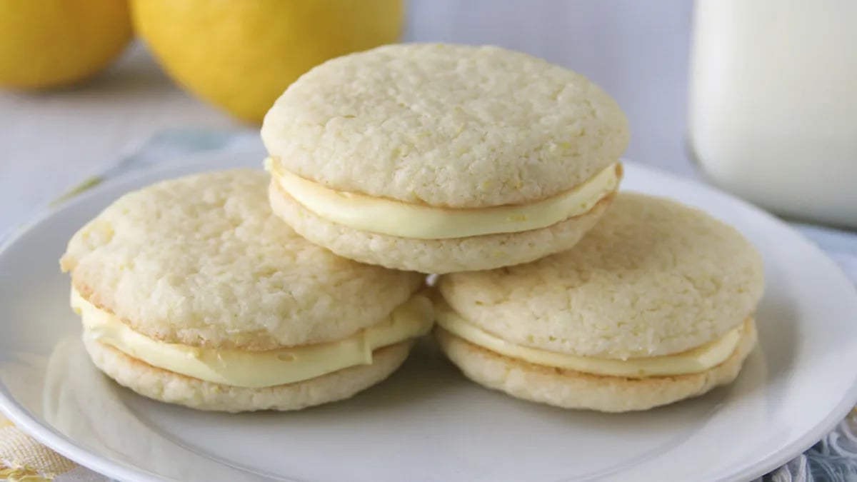 Lemon Whoopie Pies