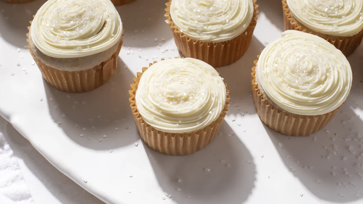 Two-Ingredient Soda Pop Cupcakes 