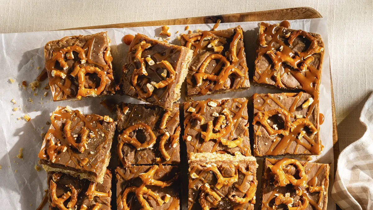 Chocolate Peanut Butter Pretzel Bars