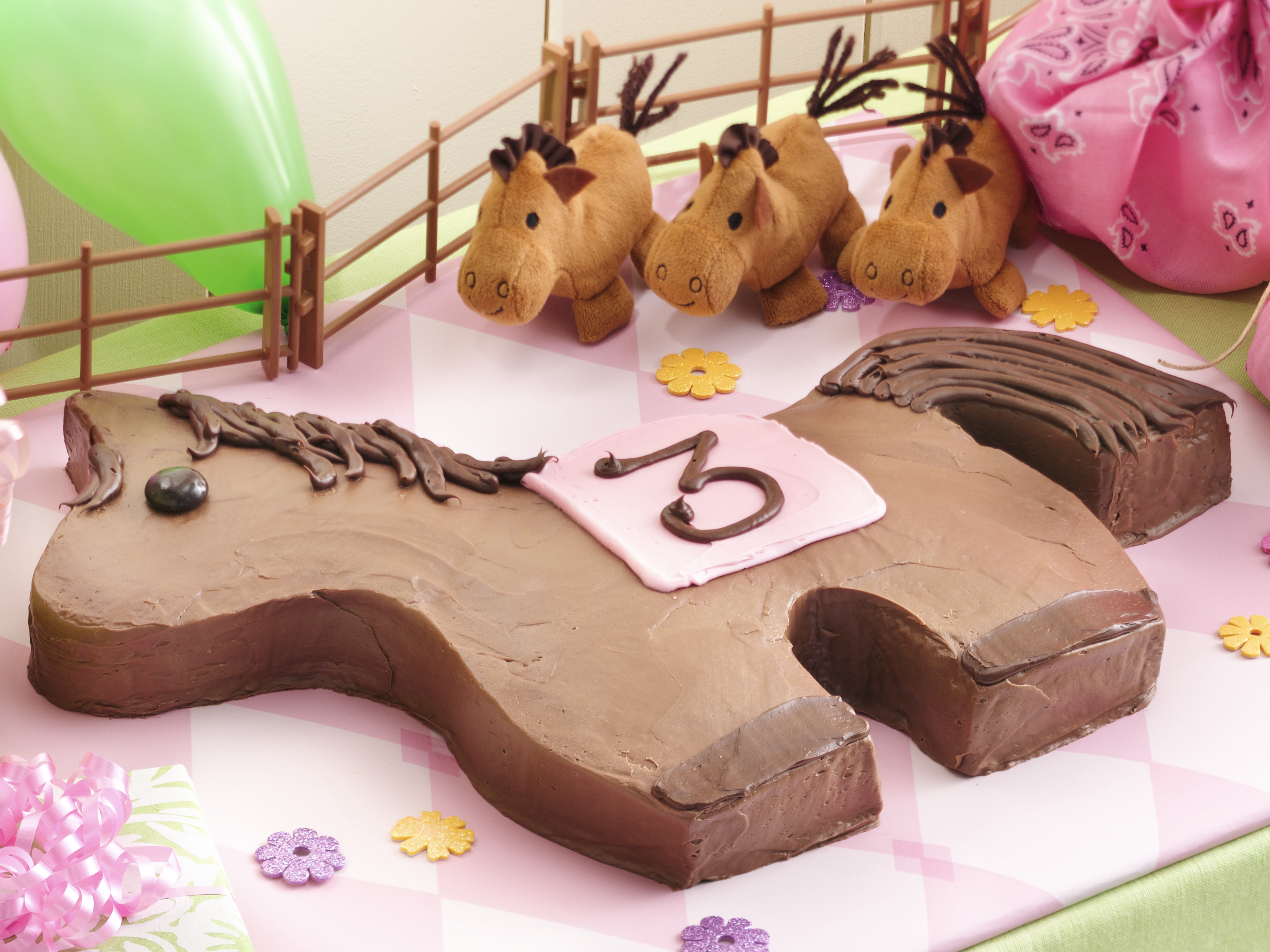 Horse Themed Birthday Cake! #cake #thefoxycakeco #windsor … | Flickr