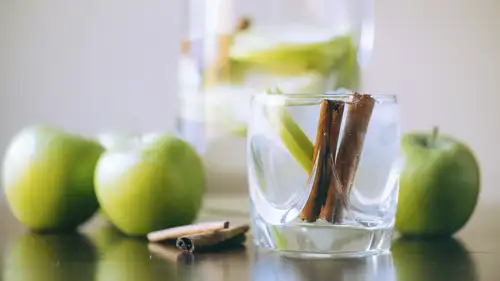 Apple Cinnamon Water-image