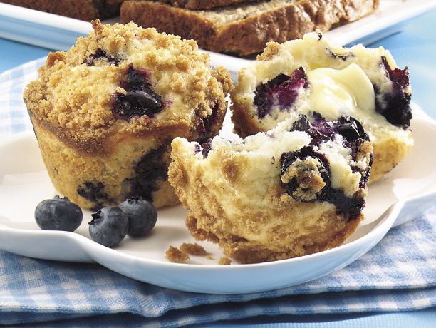 Streusel-Topped Blueberry Muffins