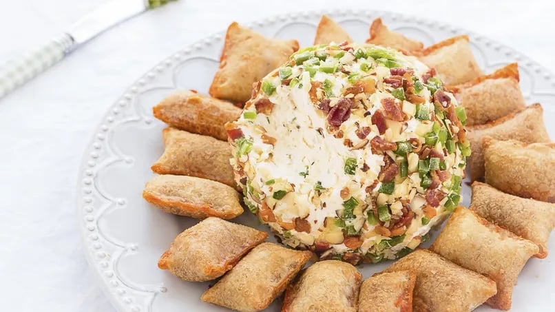 Cheese Ball with Bacon and Jalapeño