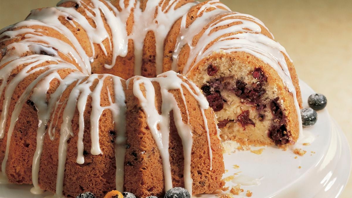 Bringing Back the Bundt Pan: Everyday Coffee Cake - Comfortably Domestic