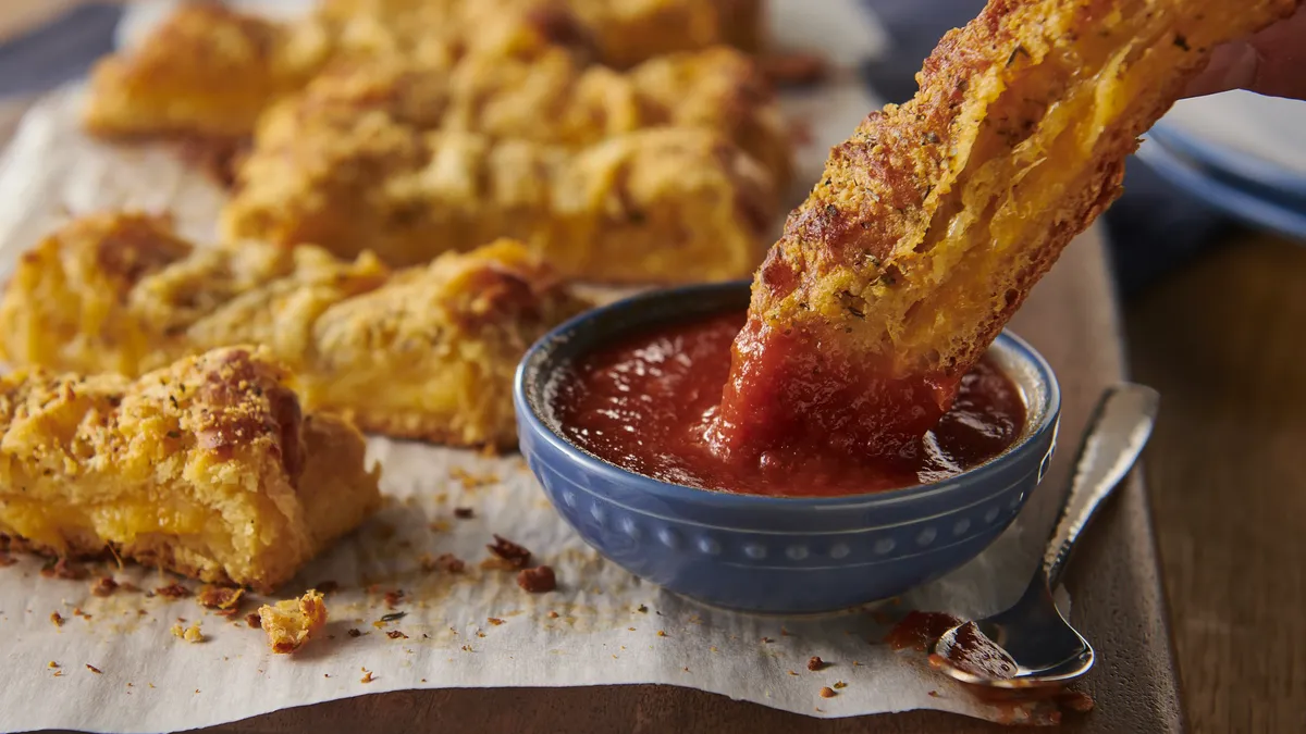 5-Ingredient Crescent Cheesy Bread