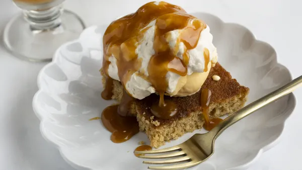 Apple Cider Doughnut Cake Sundaes