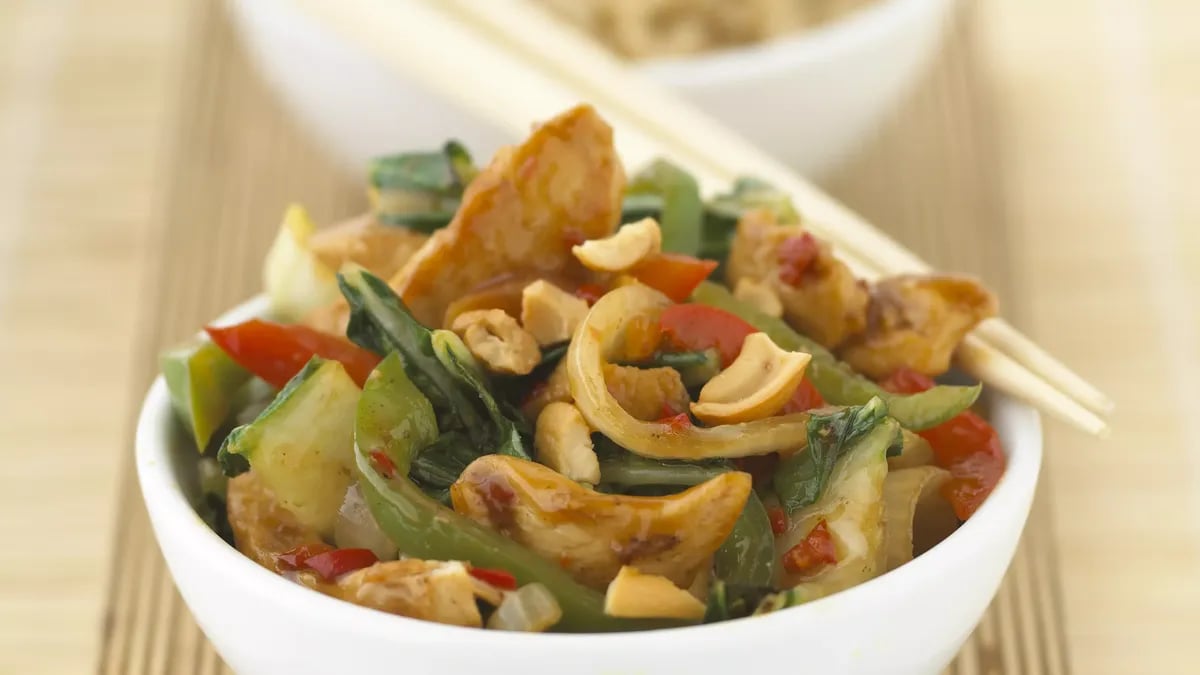 Skinny Spicy Cashew Chicken