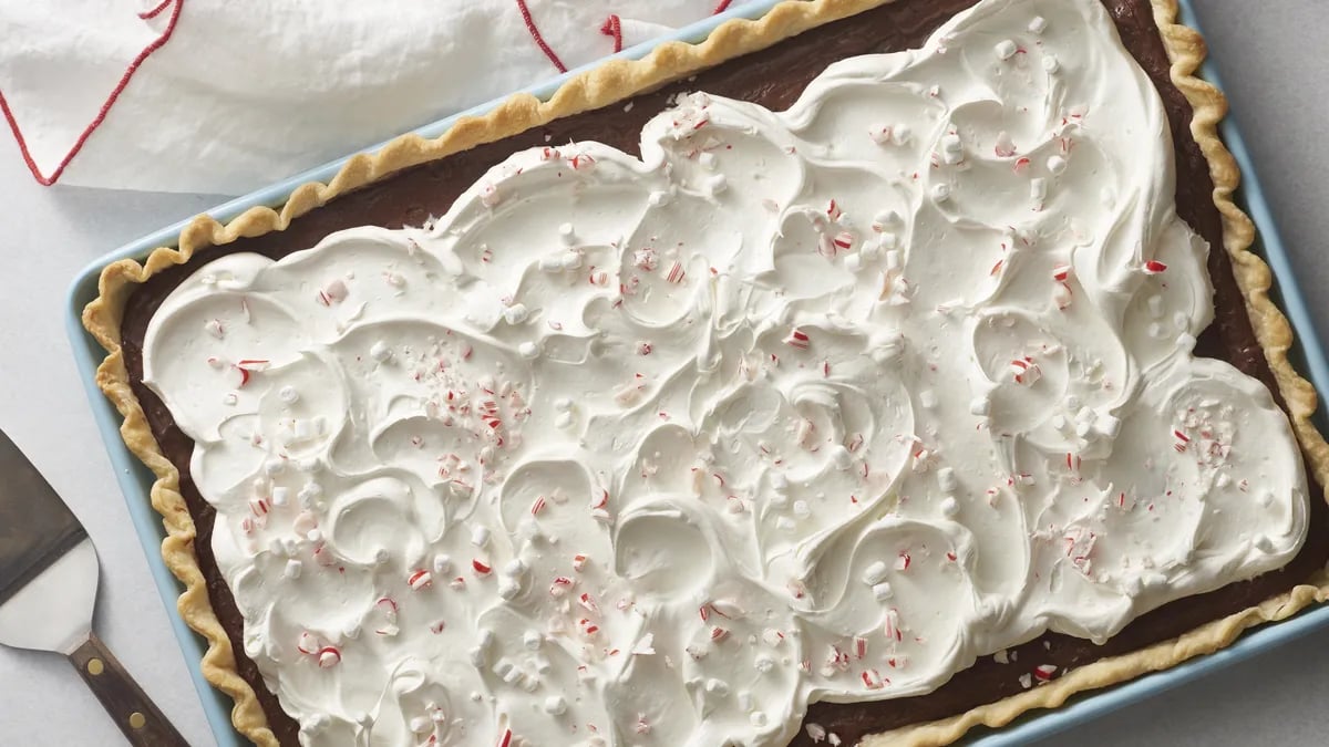 Peppermint Hot Chocolate Slab Pie