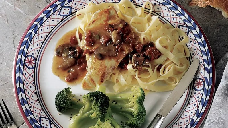 Fettuccine with Chicken and Sun-Dried Tomato Sauce