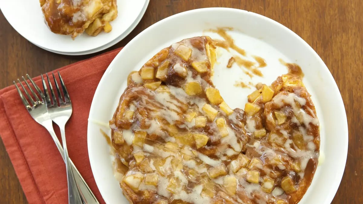 Caramel Apple Cinnamon Rolls