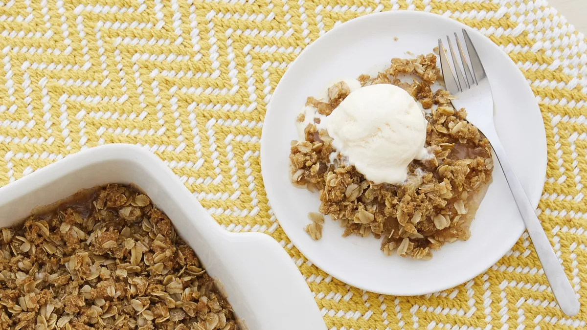 Cinnamon Toast Crunch™ Blasted Shreds™ Easy Apple Crisp