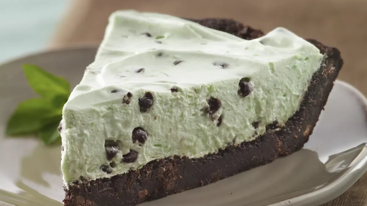 Gluten-Free Crème de Menthe Brownie Pie