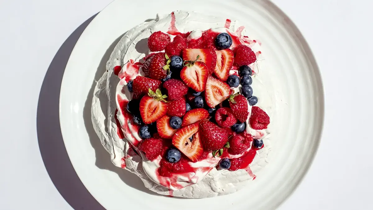 Berry Chantilly Pavlova