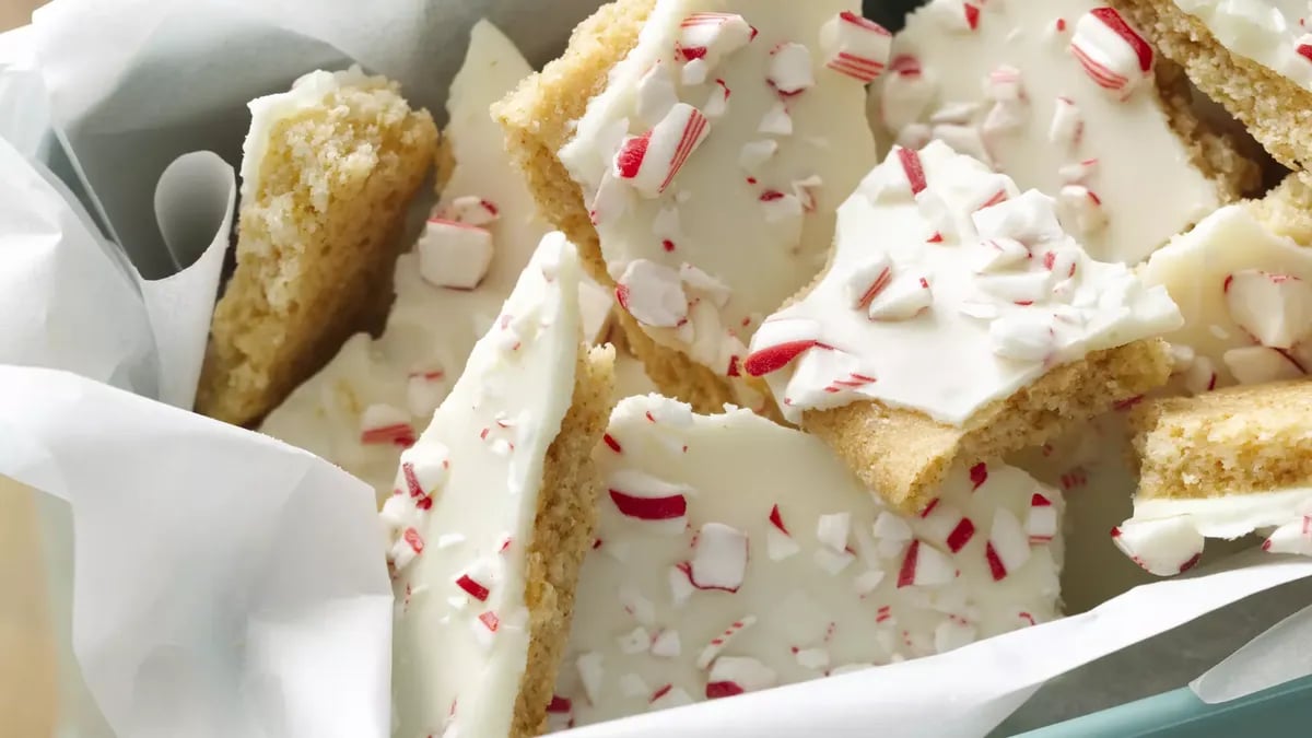 Peppermint Sugar Cookie Bark