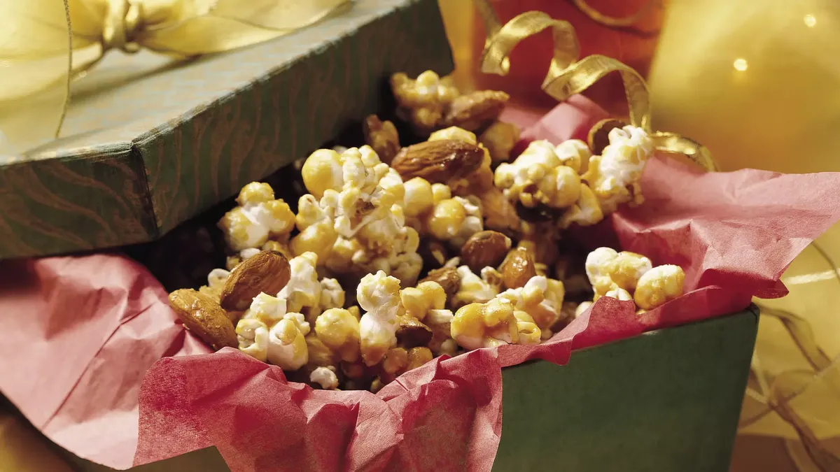 Almond Caramel Corn