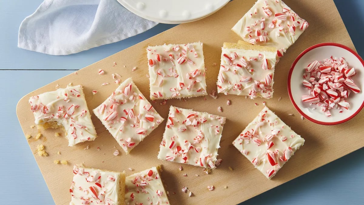 3-Ingredient Peppermint Crunch Sugar Cookie Bars