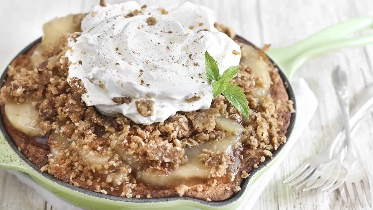 Apple Crisp Snickerdoodle Skillet Cookie