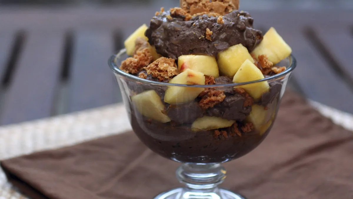 Peach Amaretti Mess