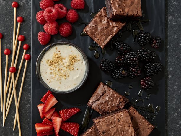 Brownie Board with Cheesecake Dip