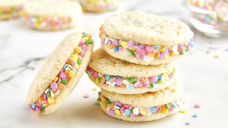 Dunkaroos™ Rainbow and Marshmallow Sandwich Cookies