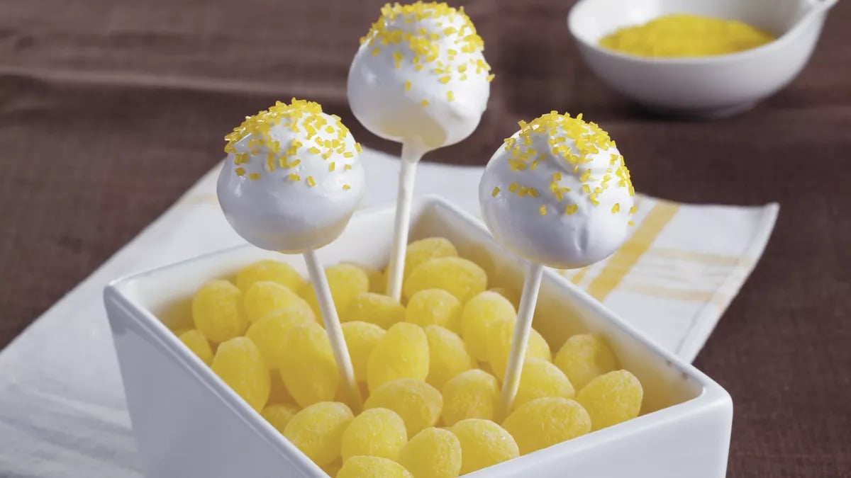 Lemon Meringue Cake Pops